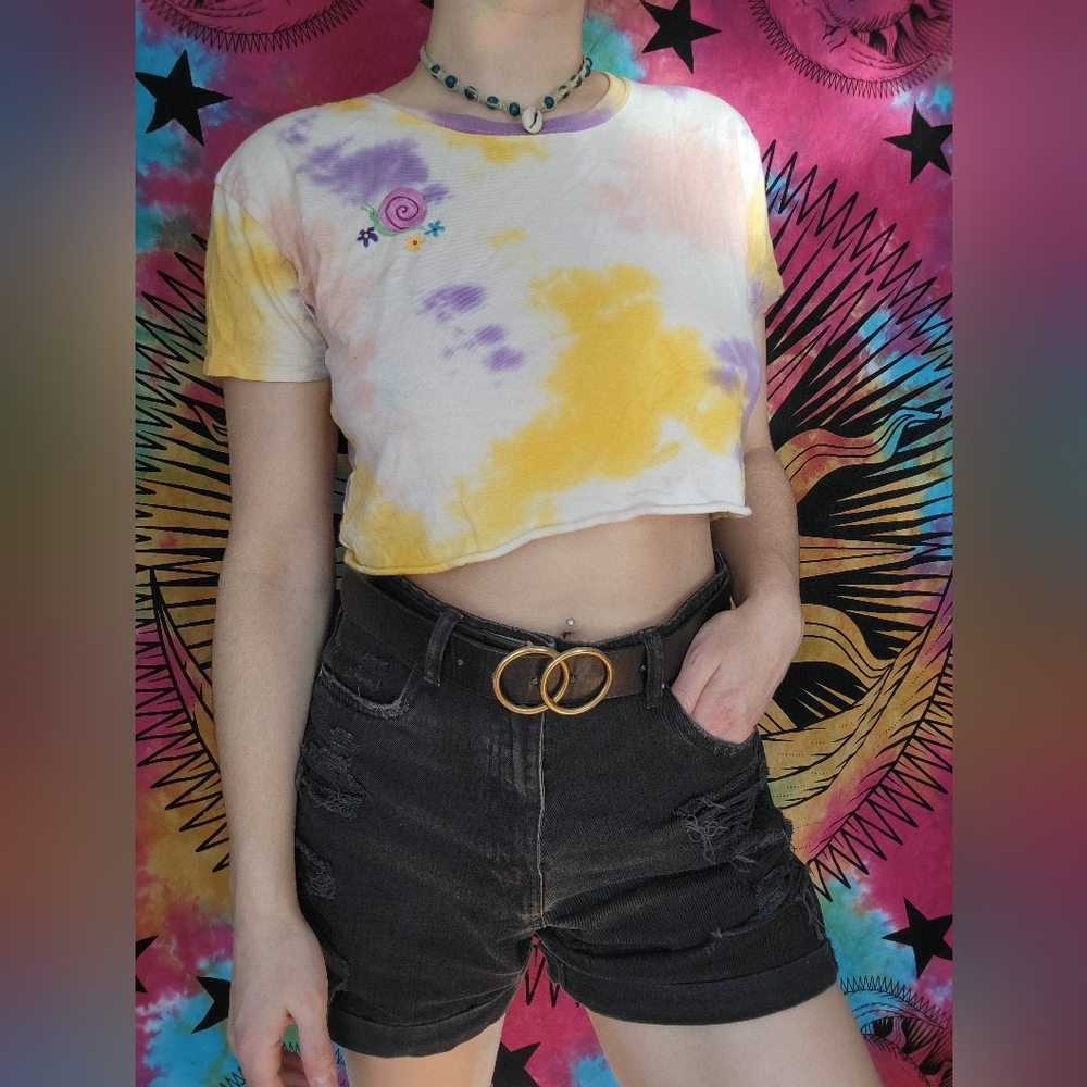 Alab - Still Trippin' Crop Top